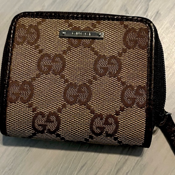 Authentic Gucci Wallet Brown
🚨 FINAL PRICE NO OFFER ACCEPT - Picture 3 of 11